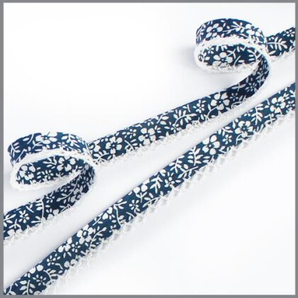 Schrägband mit Häkelspitze - Streublumen deep old blue/weiß