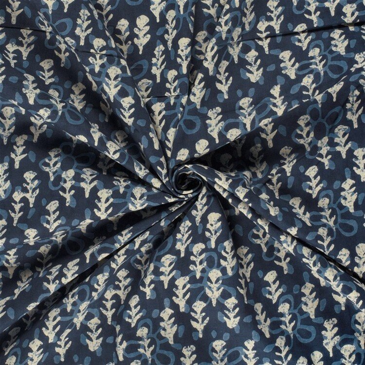 Baumwollvoile Blumenreihen - dunkel indigo