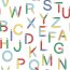 0,8 Meter - Baumwollpopeline bunte Buchstaben - weiss