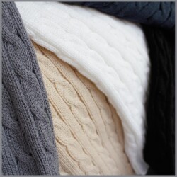 Strickstoff Zopfmuster elfenbein